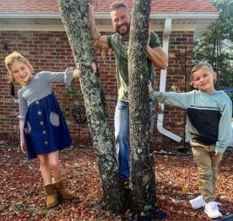 Noah Griffith brother Nathan Griffith with his children